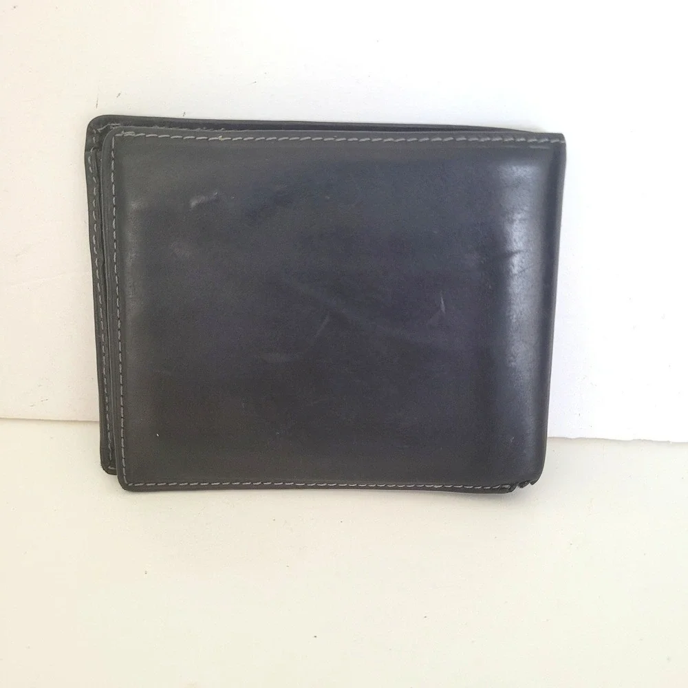 Bally Mens Black Leather Bifold Wallet Zippered Bill Pocket Contrast Stitching